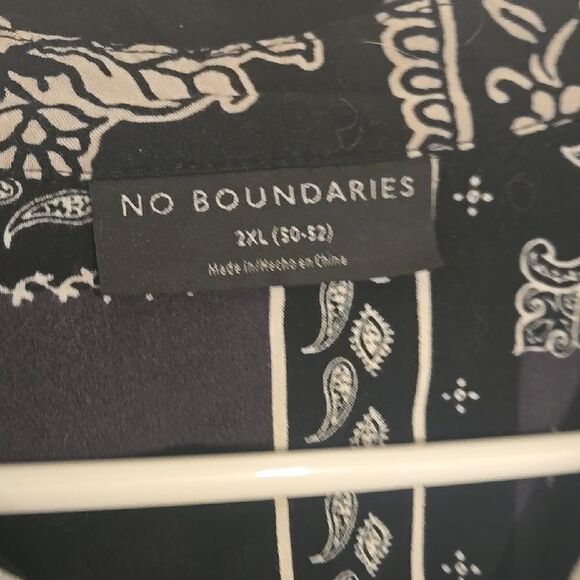 Black and White Paisley Men's Shirt - Picture 3 of 7